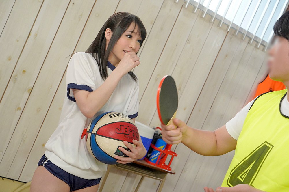 铃村爱里写真图集—穿着透明制服的义务学园活动。