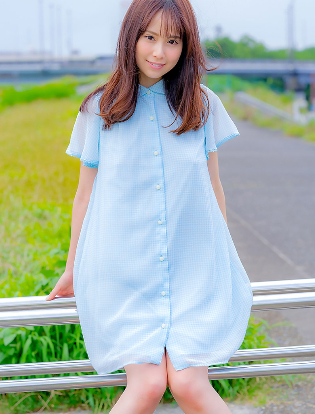 青衣少女
