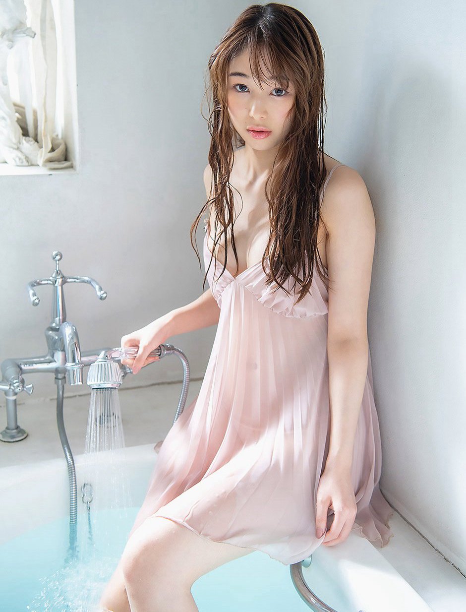 浴室水灵少女